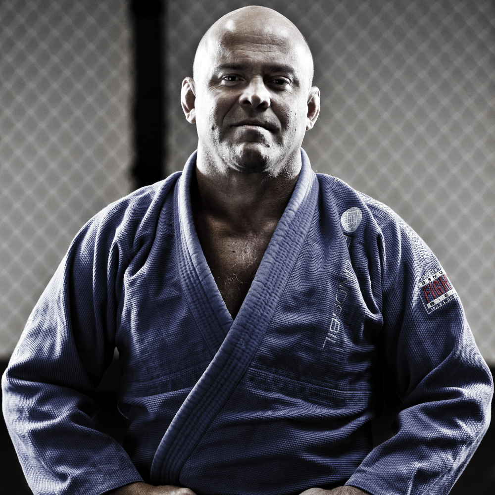 An image of professor Marcelo Yogui